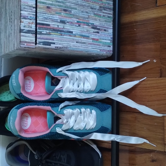 NWT! 85$ Free People Knit Sneakers - Picture 3 of 9